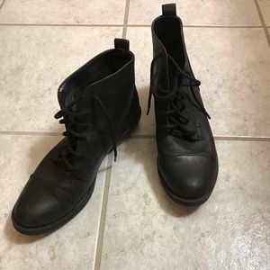 Sam & Libby black booties